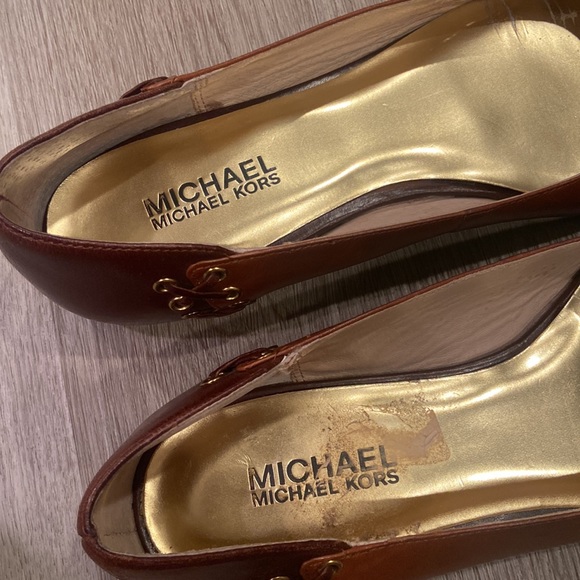 Michael Michael Kors Two Tone Lace Up Leather Flats - Picture 2 of 6